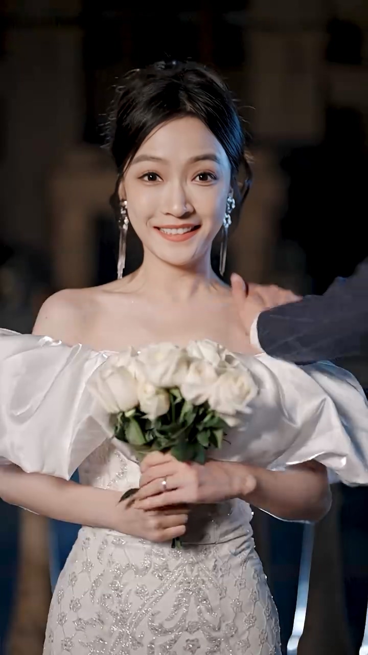 千金归来夫人她A爆全球 第01集